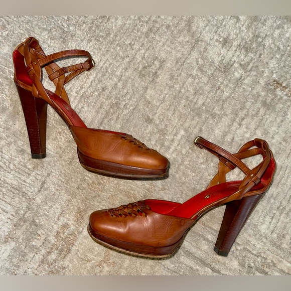 Authentic 𝐂𝐄𝐋𝐈𝐍𝐄 genuine leather heels - Picture 11 of 16